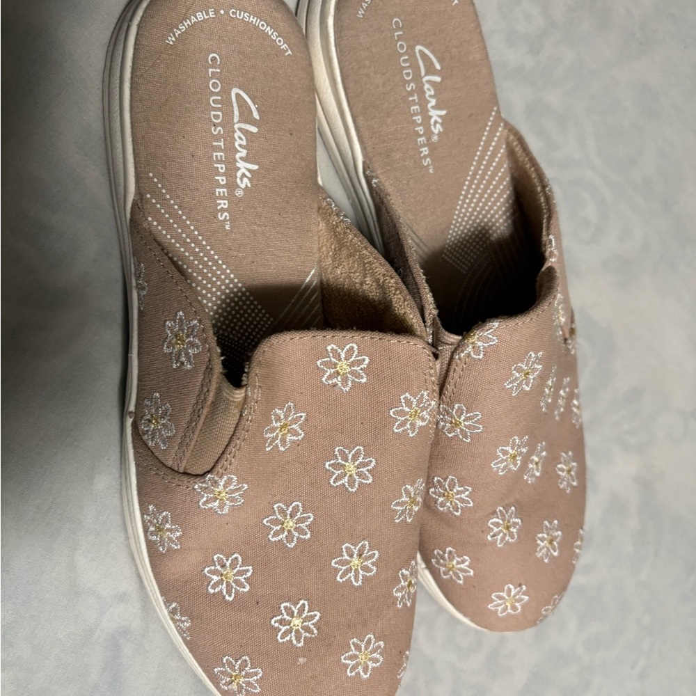 Clarks Women's Tan Slip-On Shoes - Picture 1 of 8